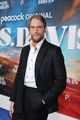 betty gilpin jake mcdorman mrs davis premiere in la 01
