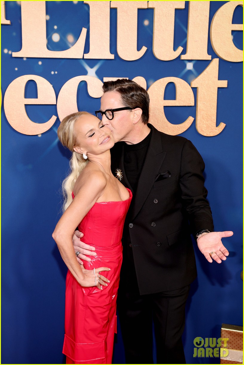 lindsay lohan kristin chenoweth our little secret premiere in nyc 045099472