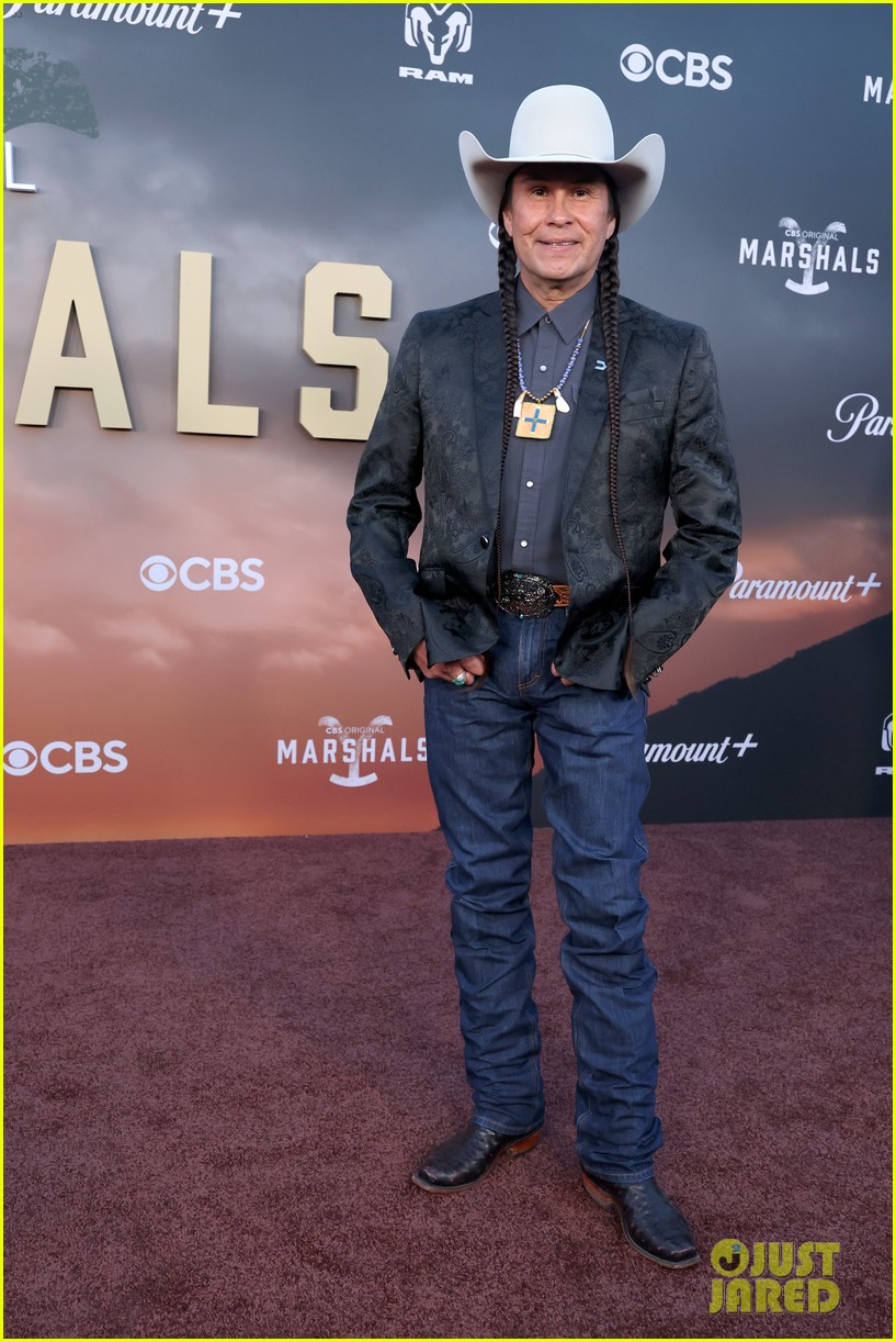 luke grimes arielle kebbel more attend marshals premiere 015285889