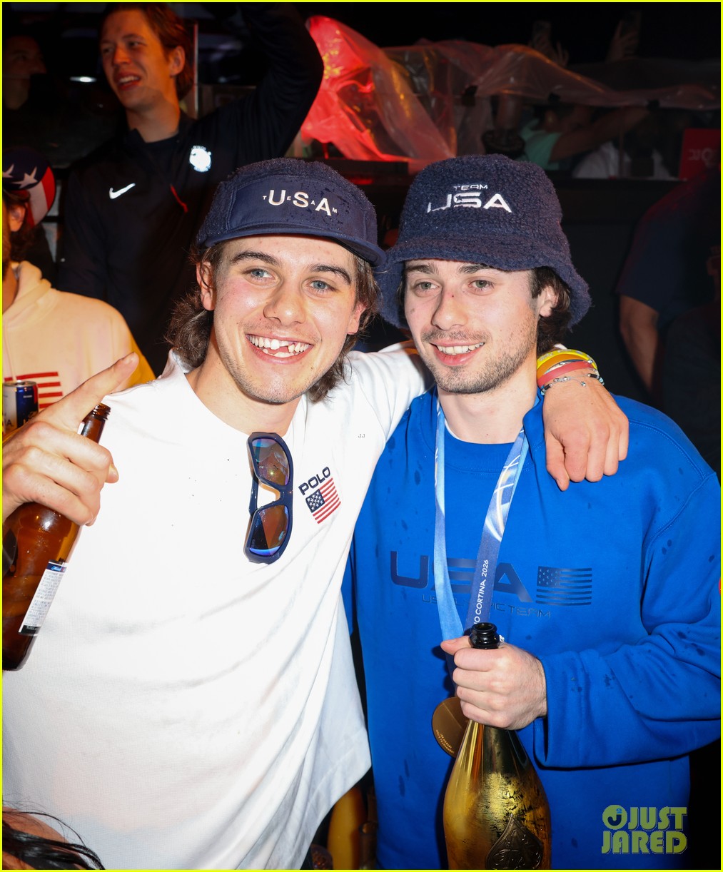 team usa mens hockey celebrates 095285317