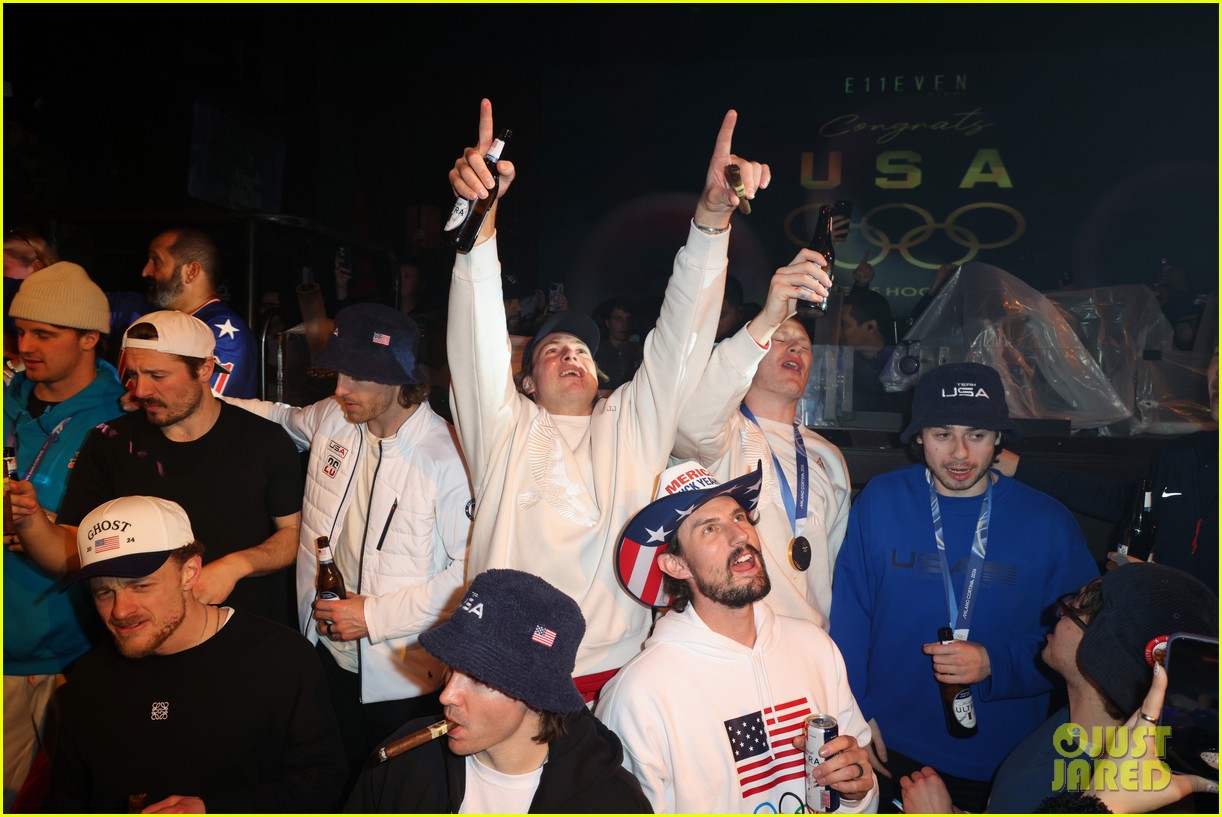 team usa mens hockey celebrates 195285327