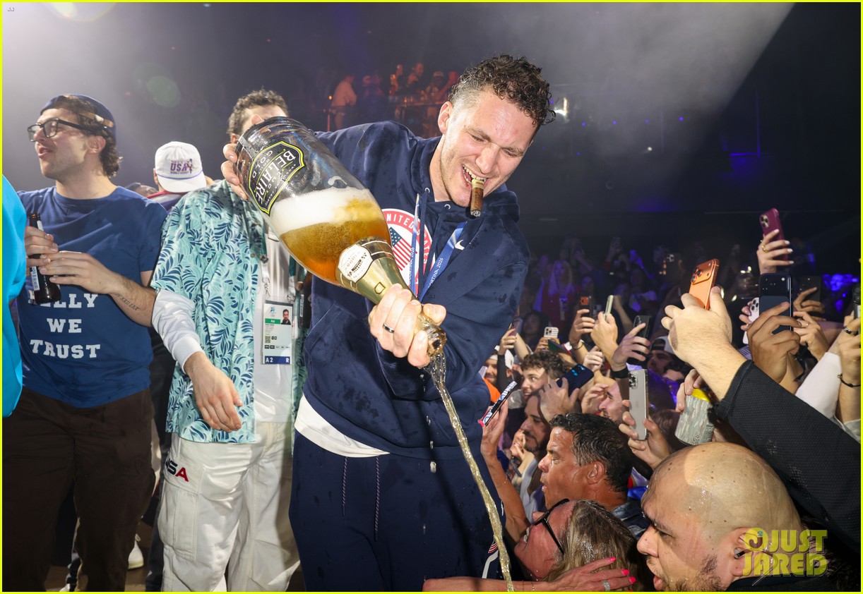 team usa mens hockey celebrates 065285314